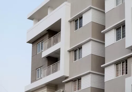 Servicio de instalación de fachadas ventiladas de AJC Construcción en Castellón