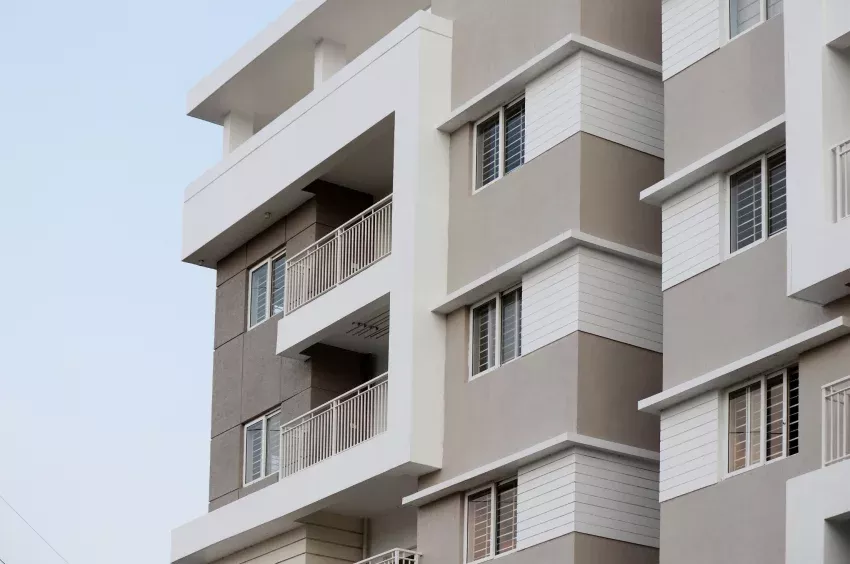 Servicio de instalación de fachadas ventiladas de AJC Construcción en Castellón